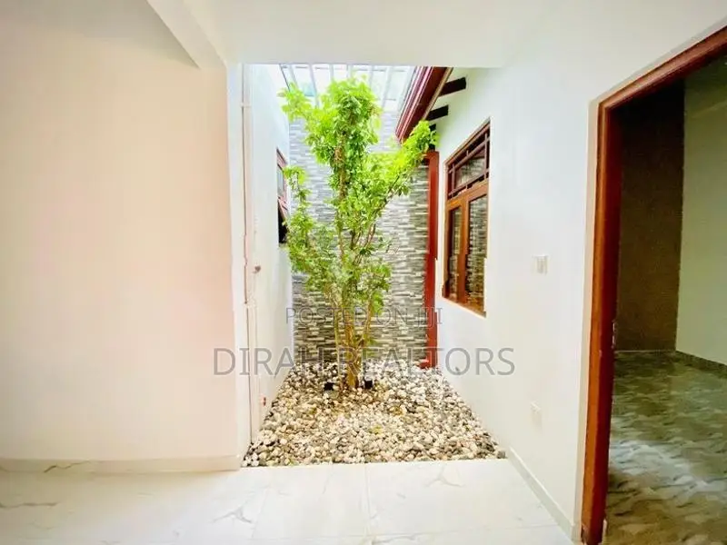 3 Bedroom House for Sale | Athurugiriya (DR-002)