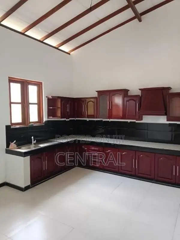 6 Bedroom House for sale in Kandana (C7-10159)