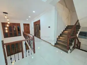 15 Perches / 3 Storied Mordern House For Sale in Kasbawa