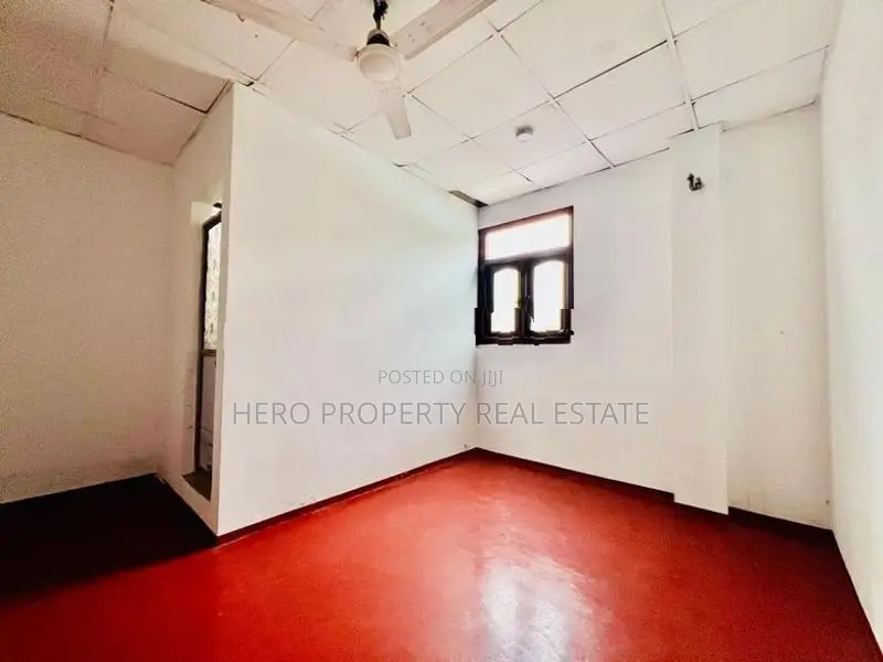 Super Modern Guest House for Sale in Kottawa