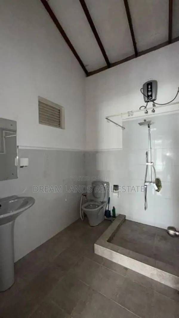 Two-storey stand alone house on rent Rajagiriya