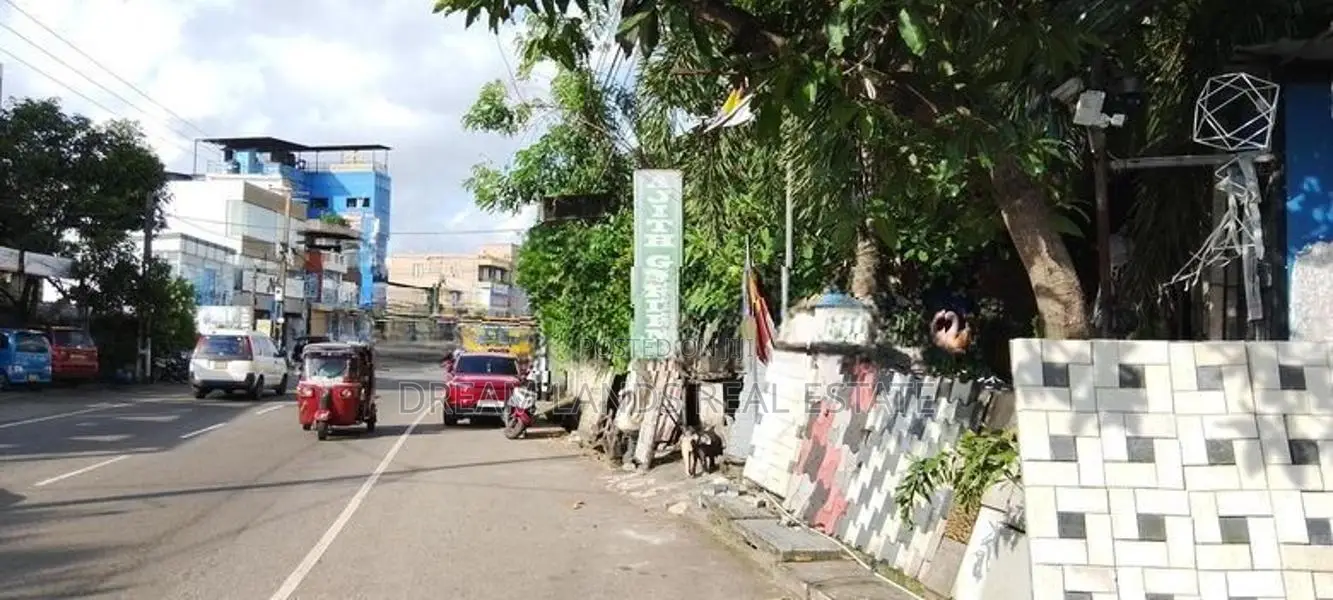 Boralesgamuwa Commensal Land For Sale