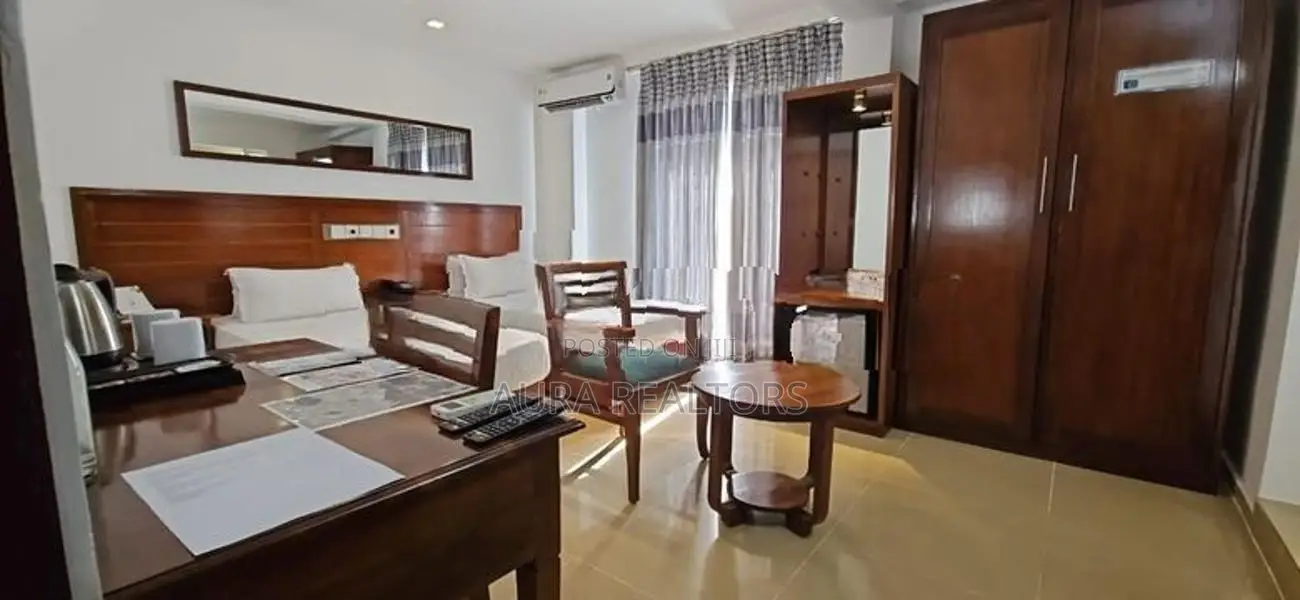 Hotel for Rent in Galle Road Wellawate (p-122)