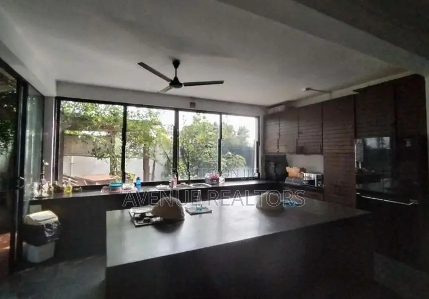 Luxury 4BR House for Sale in Rajagiriya (HS4677)