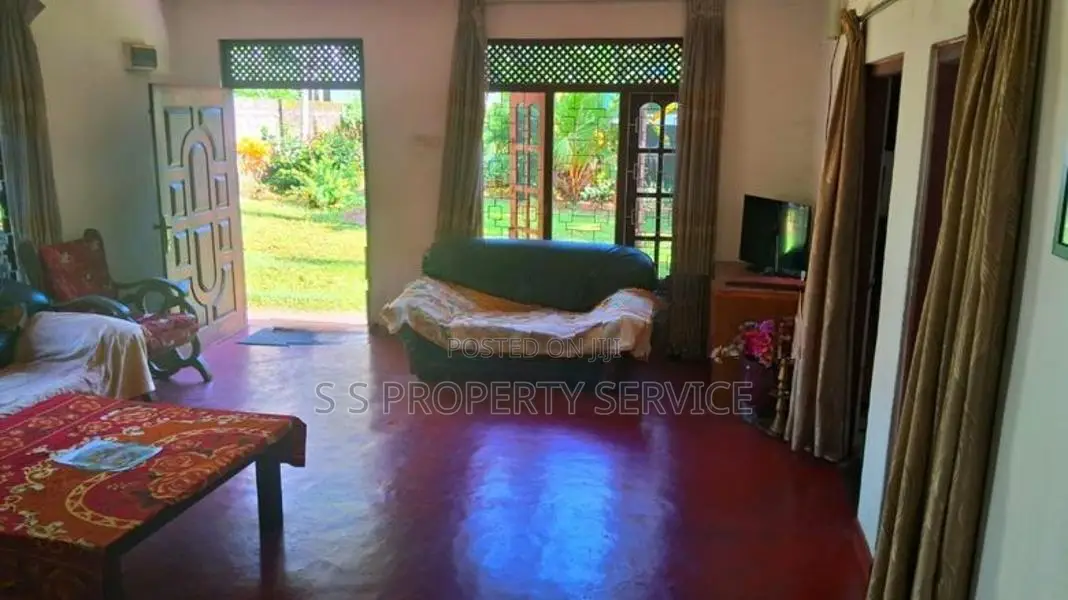 20 Perches Land with a house For Sale in Pannipitiya (SSPL-462)