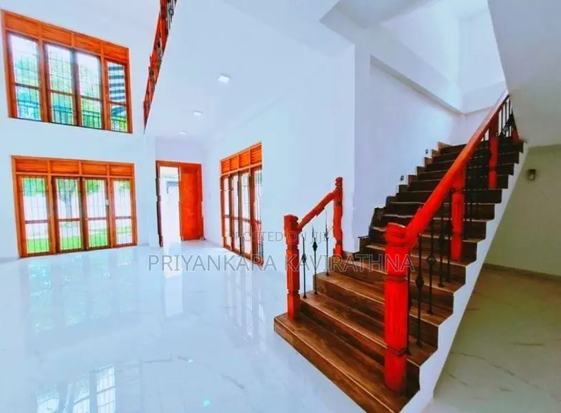 15 Perches / 3 Storied Mordern House For Sale in Kasbawa