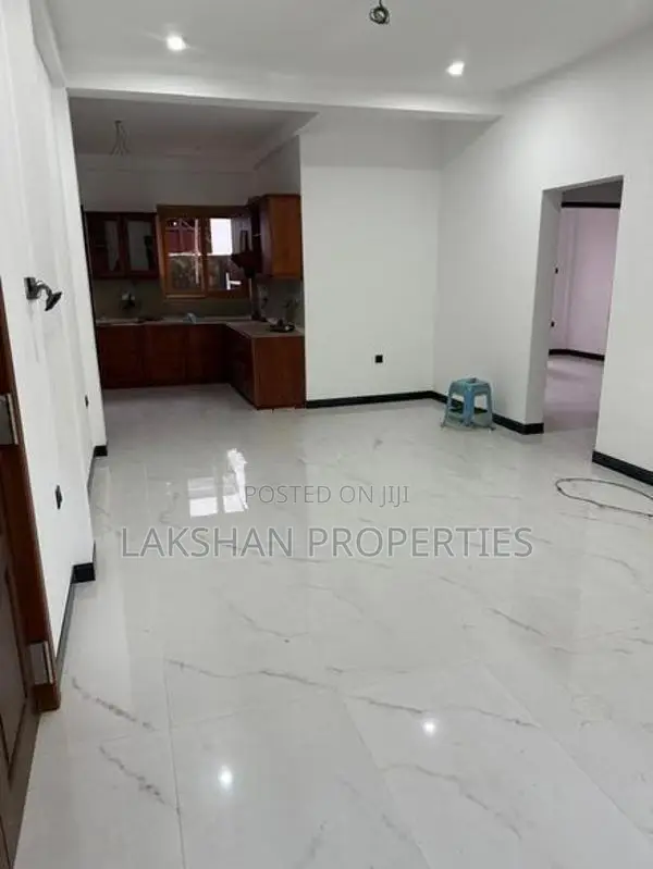 Brand New House For Sale In Boralesgamuwa Lake Road