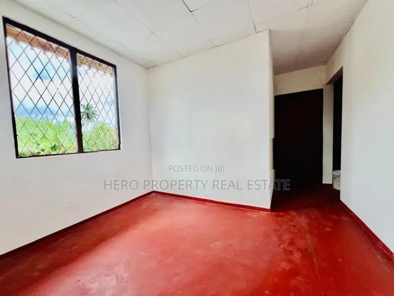 Super Modern Guest House for Sale in Kottawa