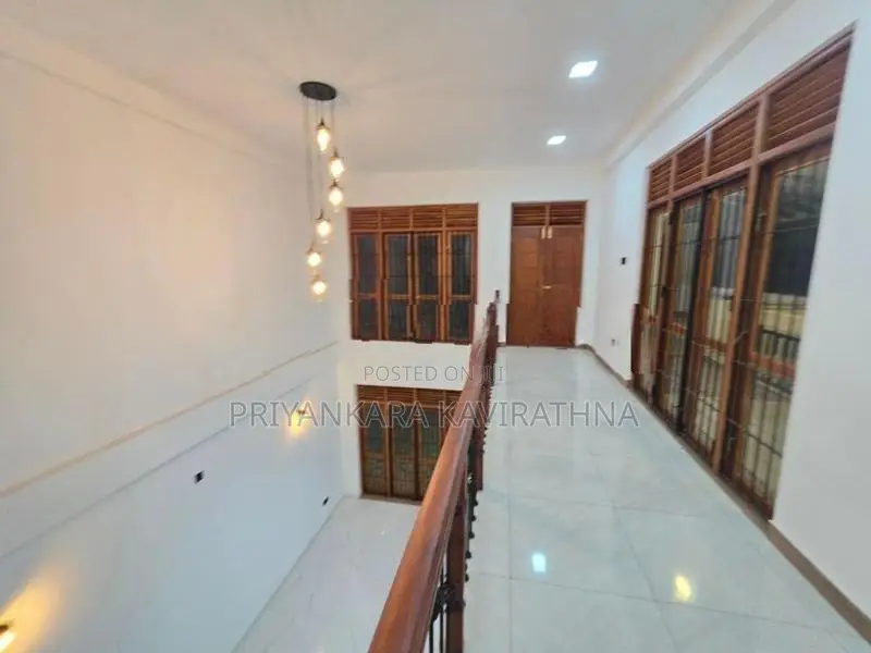 15 Perches / 3 Storied Mordern House For Sale in Kasbawa