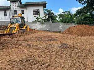 Land in Homagama town facing paddy field