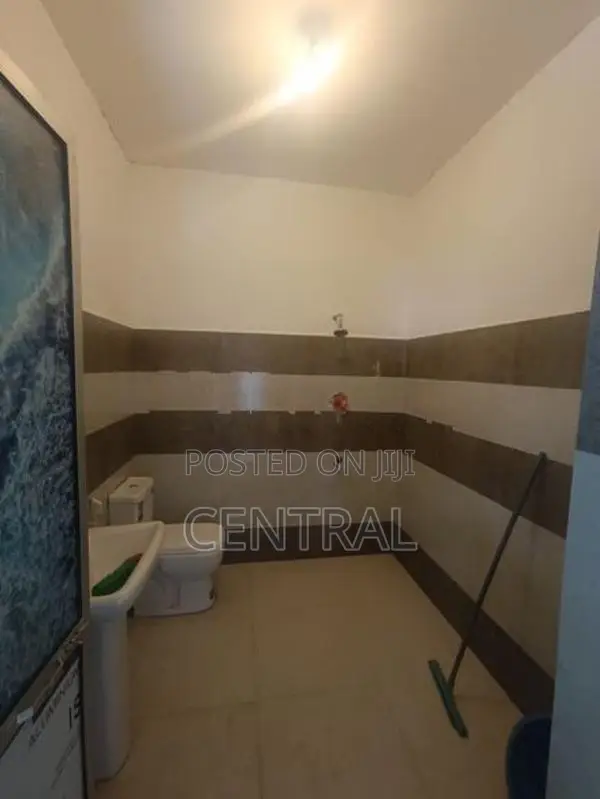 6 Bedroom House for sale in Kandana (C7-10159)
