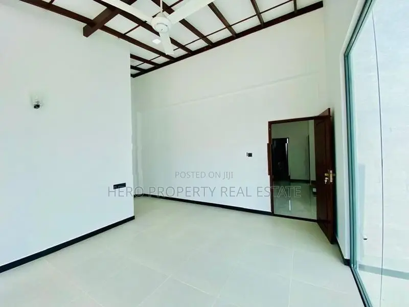 HAS207 - Modern Luxury House for Sale in Piliyandala