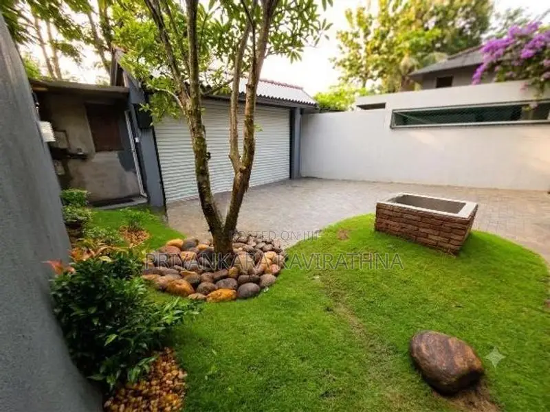 Super Quality Mordern House in Piliyandala