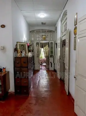 Commercial Property for Rent in Col 10 (P-81)