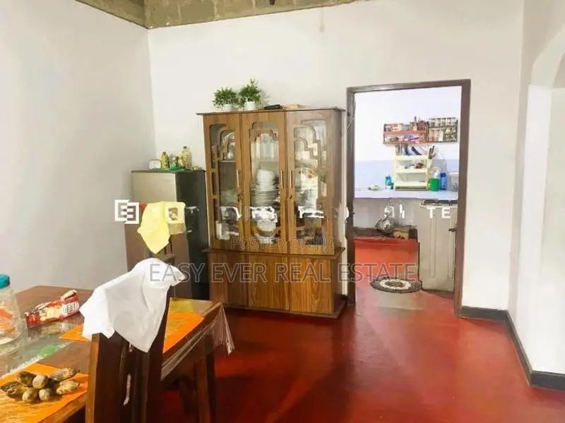 නිවසක් කිරිදිවැලින් / CH 12808