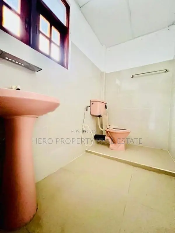 Super Modern Guest House for Sale in Kottawa