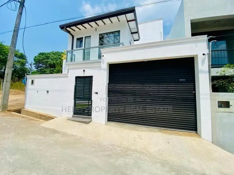HAS207 - Modern Luxury House for Sale in Piliyandala