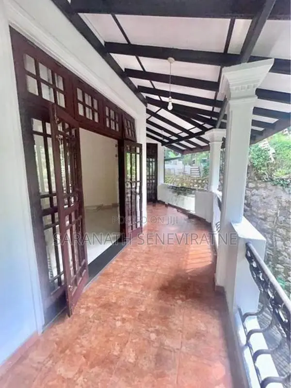 Luxury House For Sale in Pannipitiya - 50 meters Away 174 Bus Route