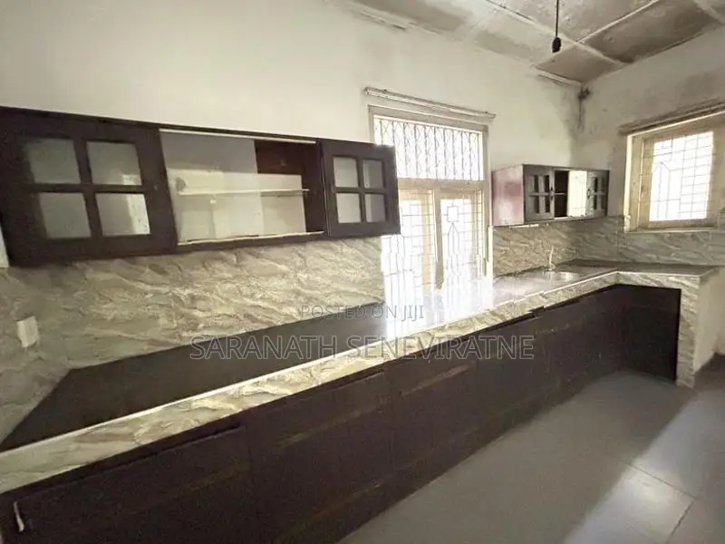 Land in Piliyandala With Old House - Walking Distance to 120 Main Rd