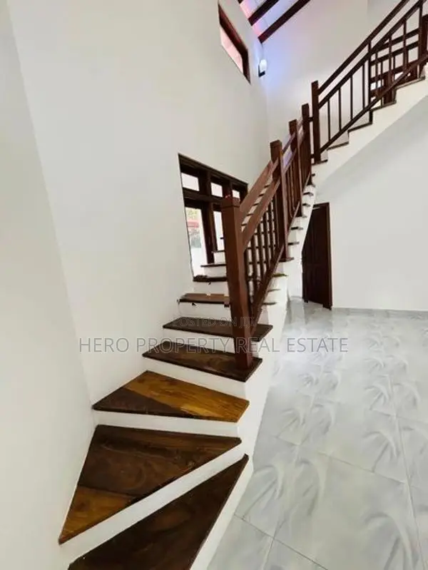 Modern Valuable Luxury House for Sale in Athurugiriya