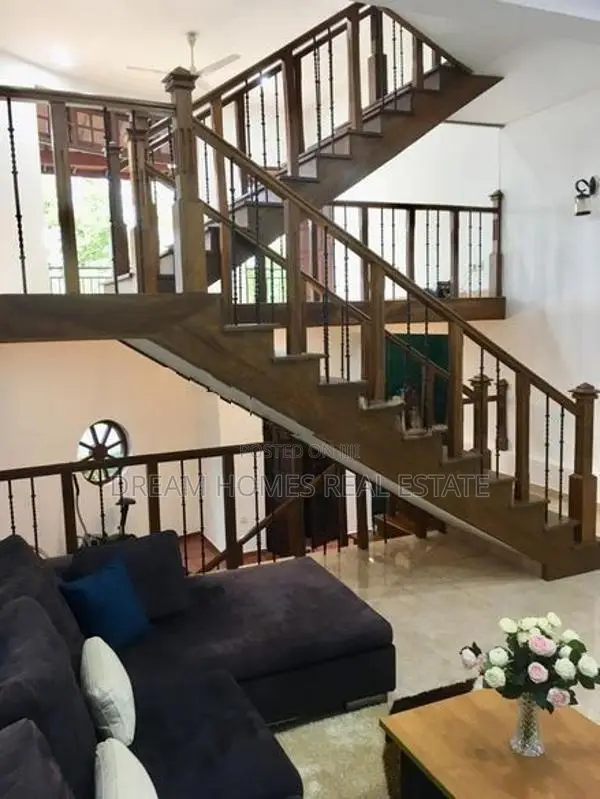 Luxury 2-Storey House for Sale in Thalawathugoda
