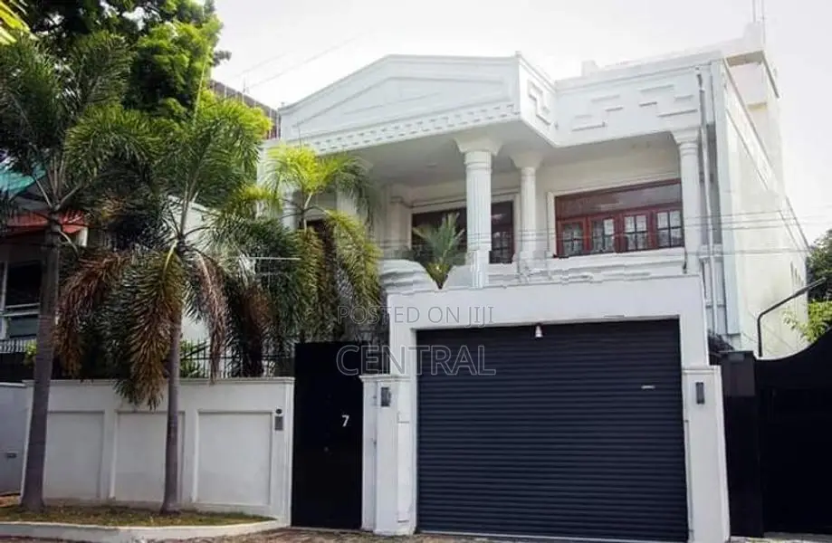 Commercial House for Rent at Off Dickmans Rd, Colombo 5 (C7-10177)