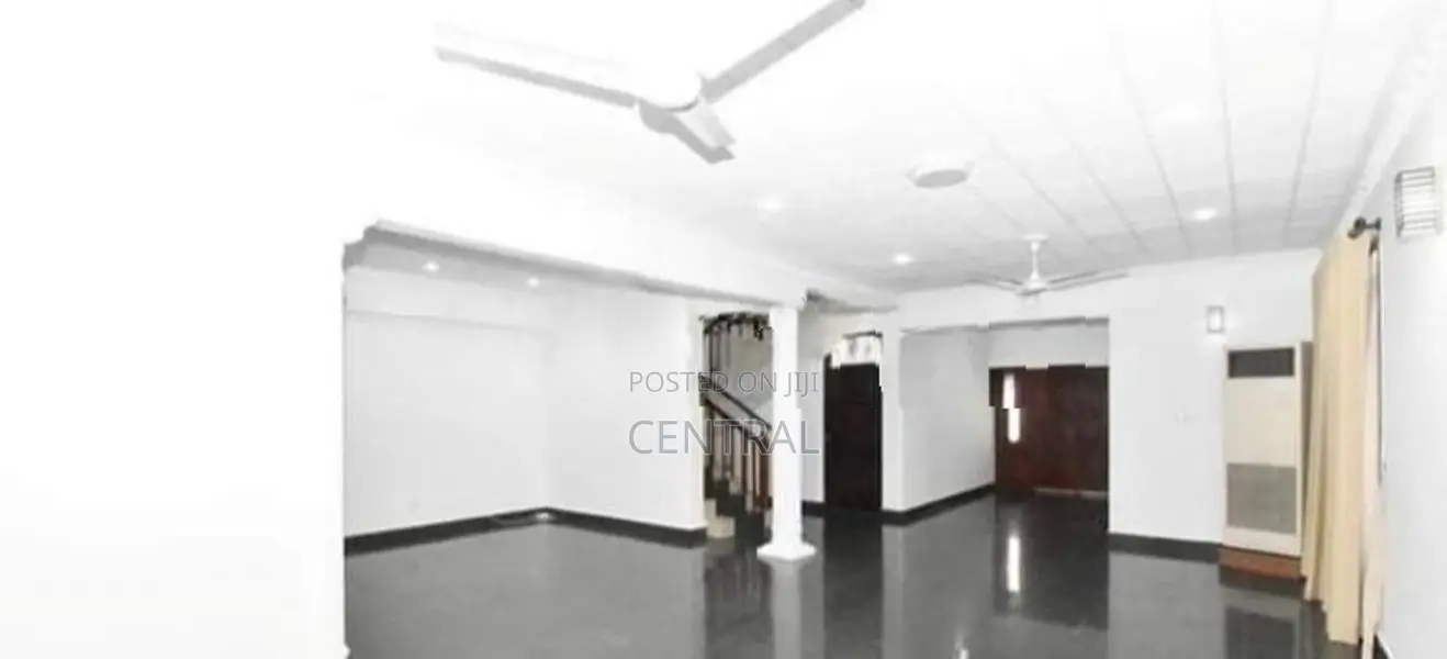 Commercial House for Rent at Off Dickmans Rd, Colombo 5 (C7-10177)