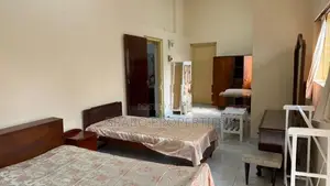 Spacious furnsiehd house for rent in Colombo 7