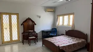 Spacious furnsiehd house for rent in Colombo 7
