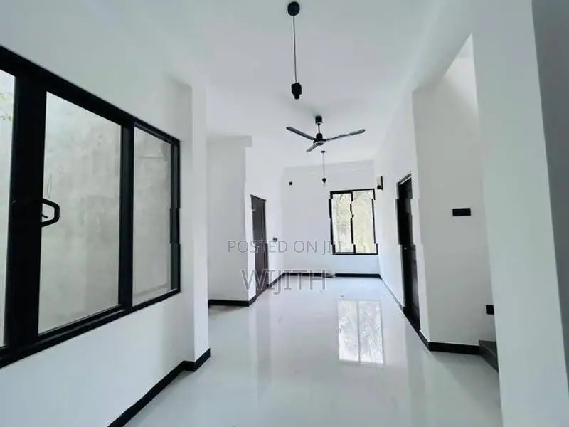 ණවමාදිලිවයේ ලස්සන දෙමහල් නිවසක්විකිනිමට කොටිටාවෙි