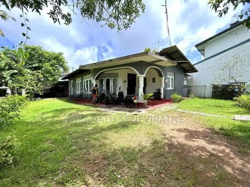 House in Boralesgamuwa Aberatne Mw With Seprate Annex