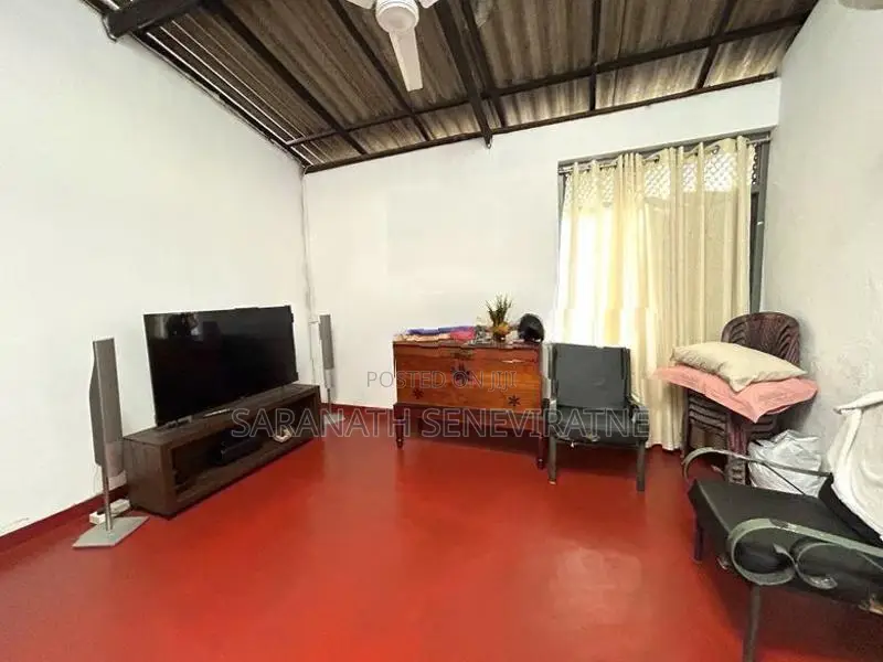 House in Boralesgamuwa Aberatne Mw With Seprate Annex