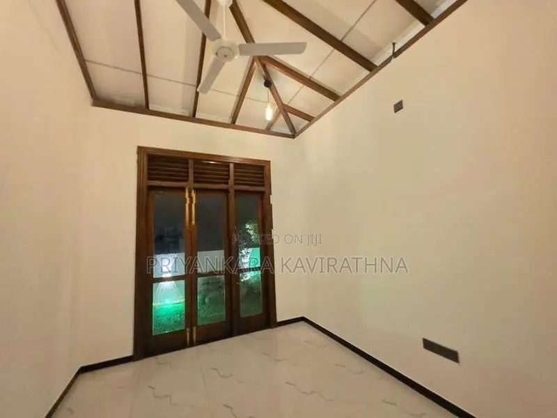 House For Sale in Kahatuduwa