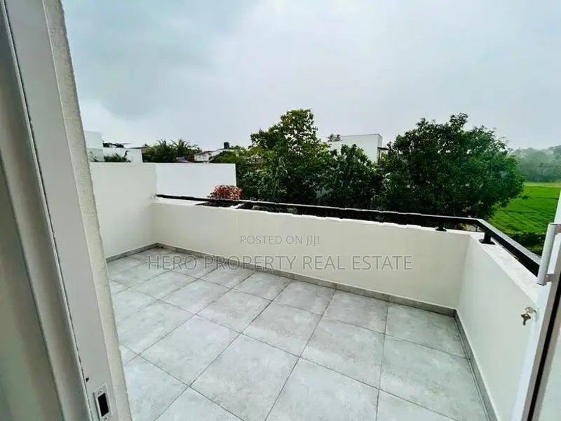 HAS208 - Luxury Quality Valuable House for Sale in Piliyandala