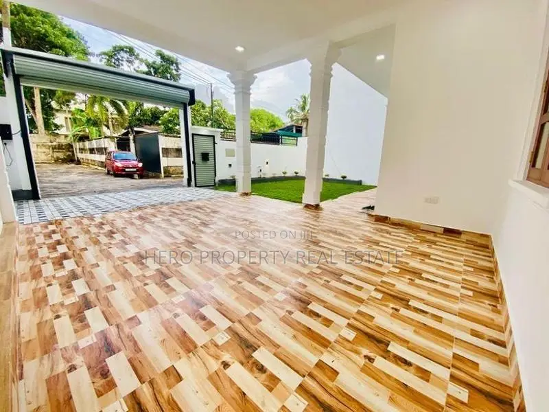 HAS203 - Elegant House for Sale in Piliyandala