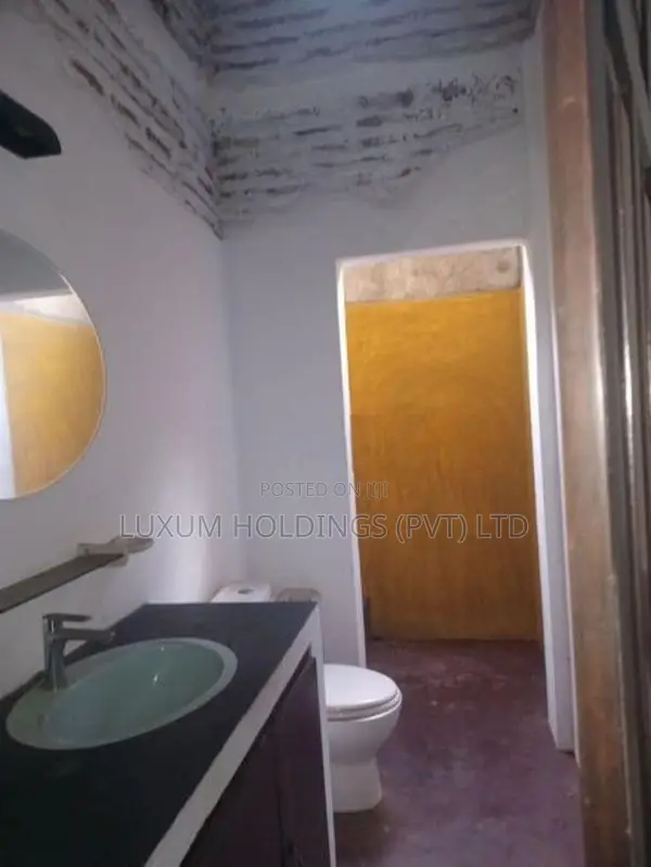 House For Rent in Torrington Avenue Colombo 07 [ 2223C ]