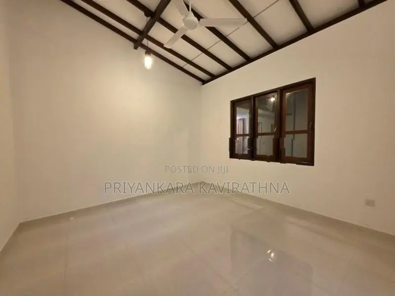 Brand New Mordern House in Kasbawa