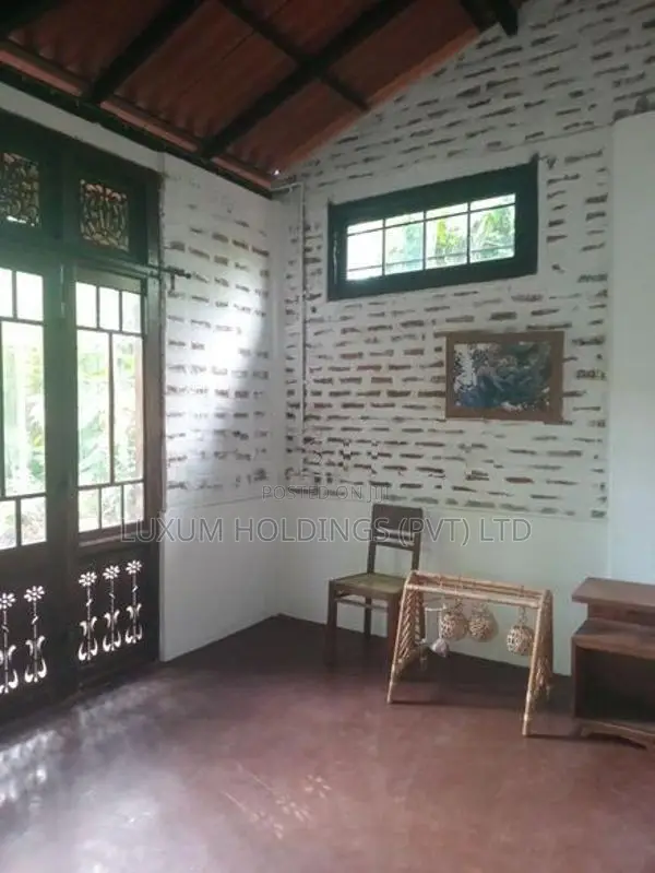 House For Rent With Large Garden in Colombo 07 [ 2223C ]