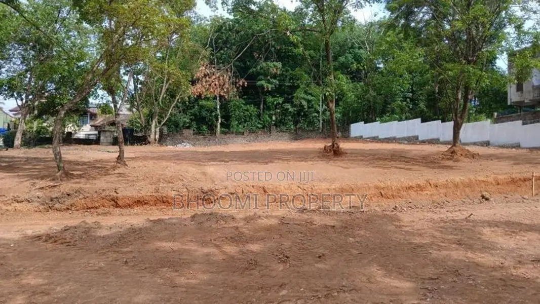 ATHURUGIRIYA, WANAGURU MAWATHA Prime Land. Elite Address.