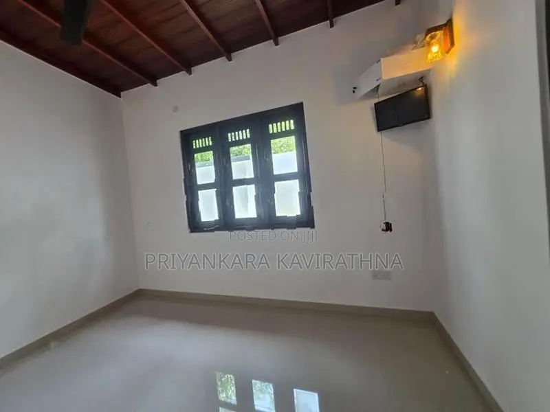 Brand New Mordern House in Batuwandara