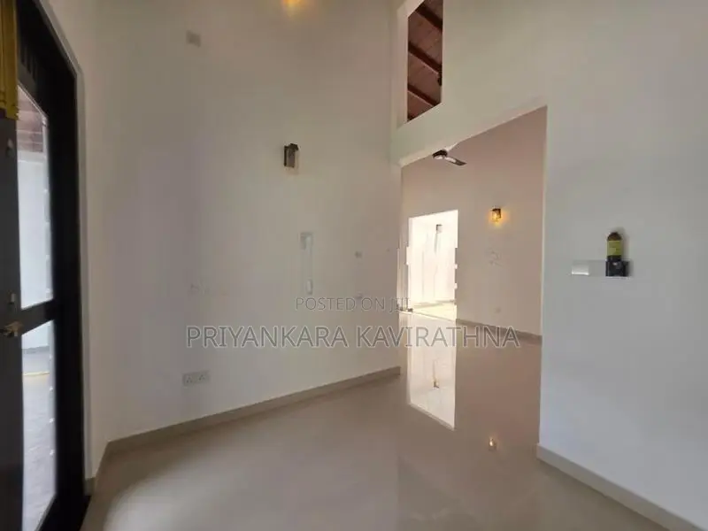 Brand New Mordern House in Batuwandara
