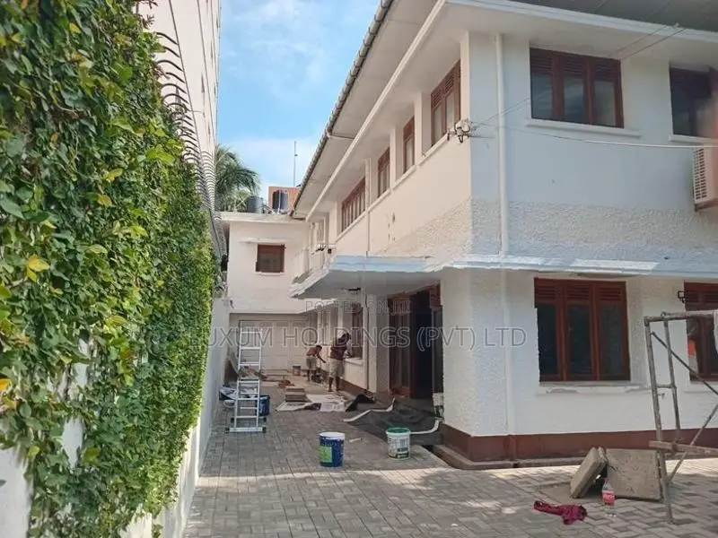 Office For Rent With 11 Parkings Off Galle Road Colombo 04 [ 2170C ]