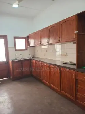 House For Rent With 11 Parkings Off Galle Road Colombo 04 [ 2170C ]