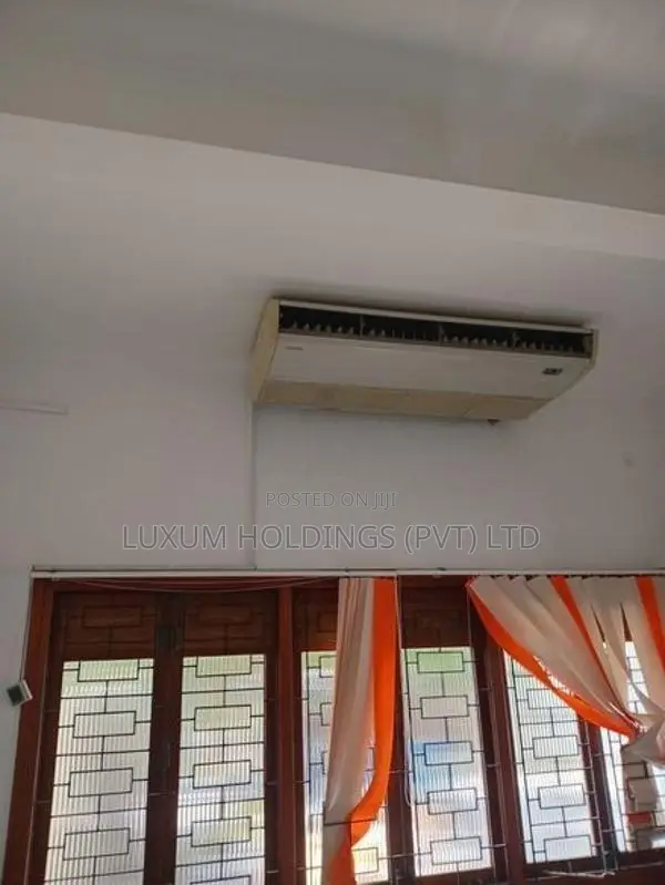 House For Rent With 11 Parkings Off Galle Road Colombo 04 [ 2170C ]