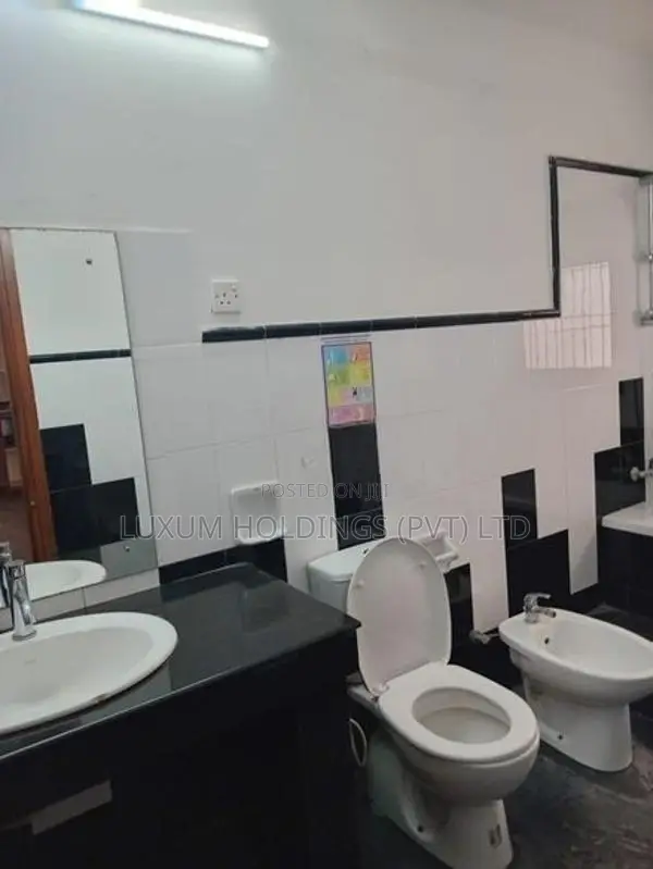 Office For Rent With 11 Parkings Off Galle Road Colombo 04 [ 2170C ]