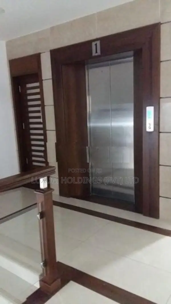 Luxury Apartment For Sale in inner flower road Colombo 03 [ 2154C ]