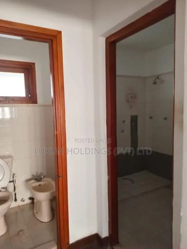 Office For Rent With 11 Parkings Off Galle Road Colombo 04 [ 2170C ]