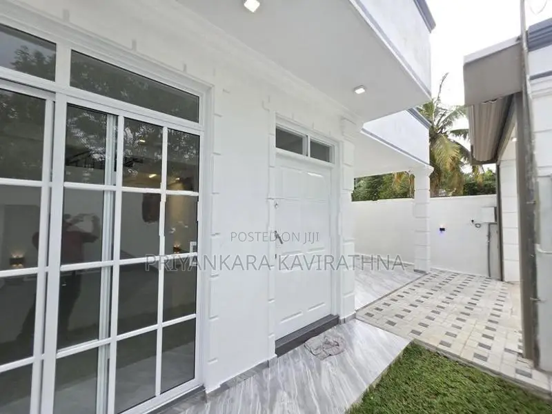 Kasbawa Junction / Luxury House For Sale in