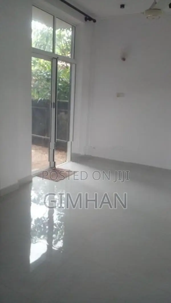 Upstairs House For Rent Sirimaluyana