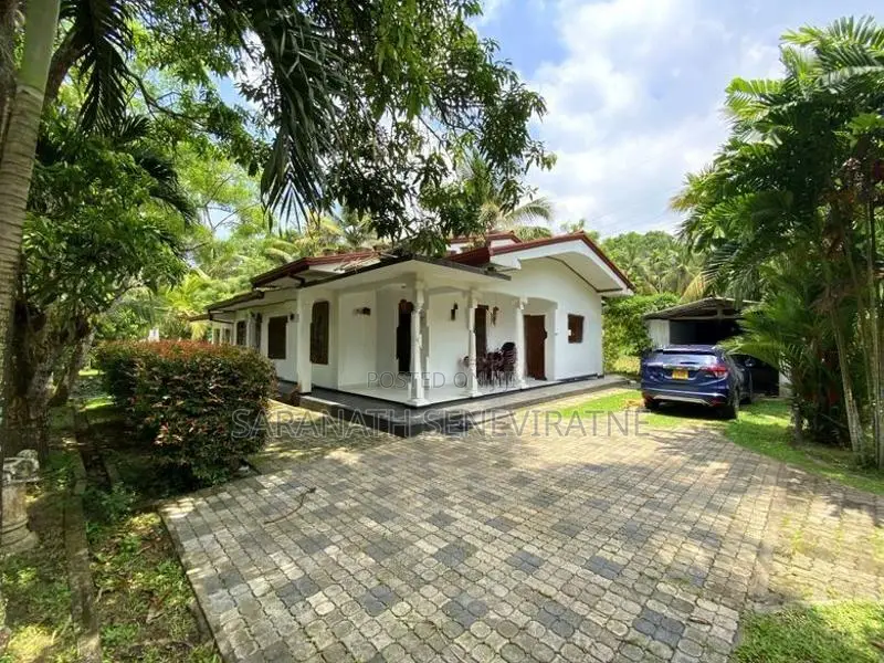 Single Storied House With SOLAR SYSTEM - Ja-Ela Towards Ganemulla